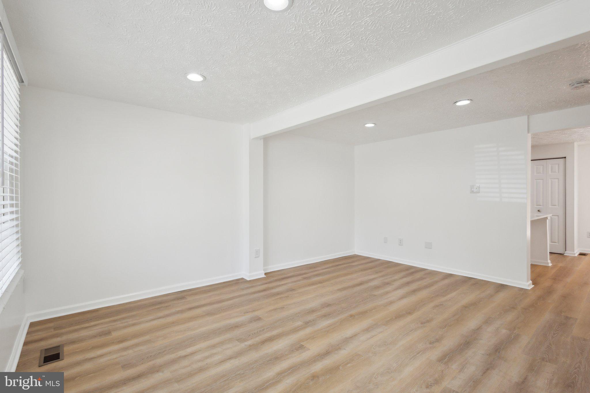 POHICK VILLAGE - Residential Lease