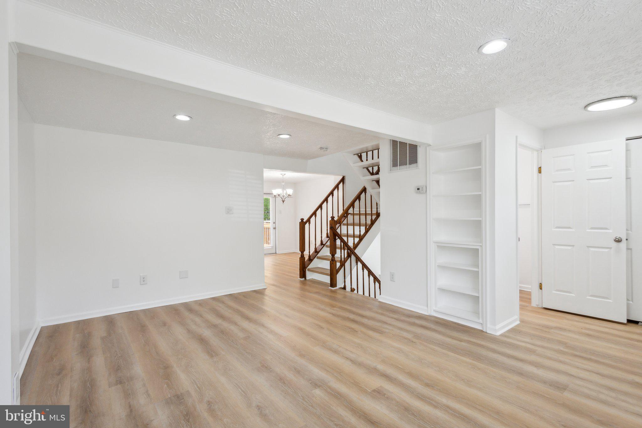 POHICK VILLAGE - Residential Lease