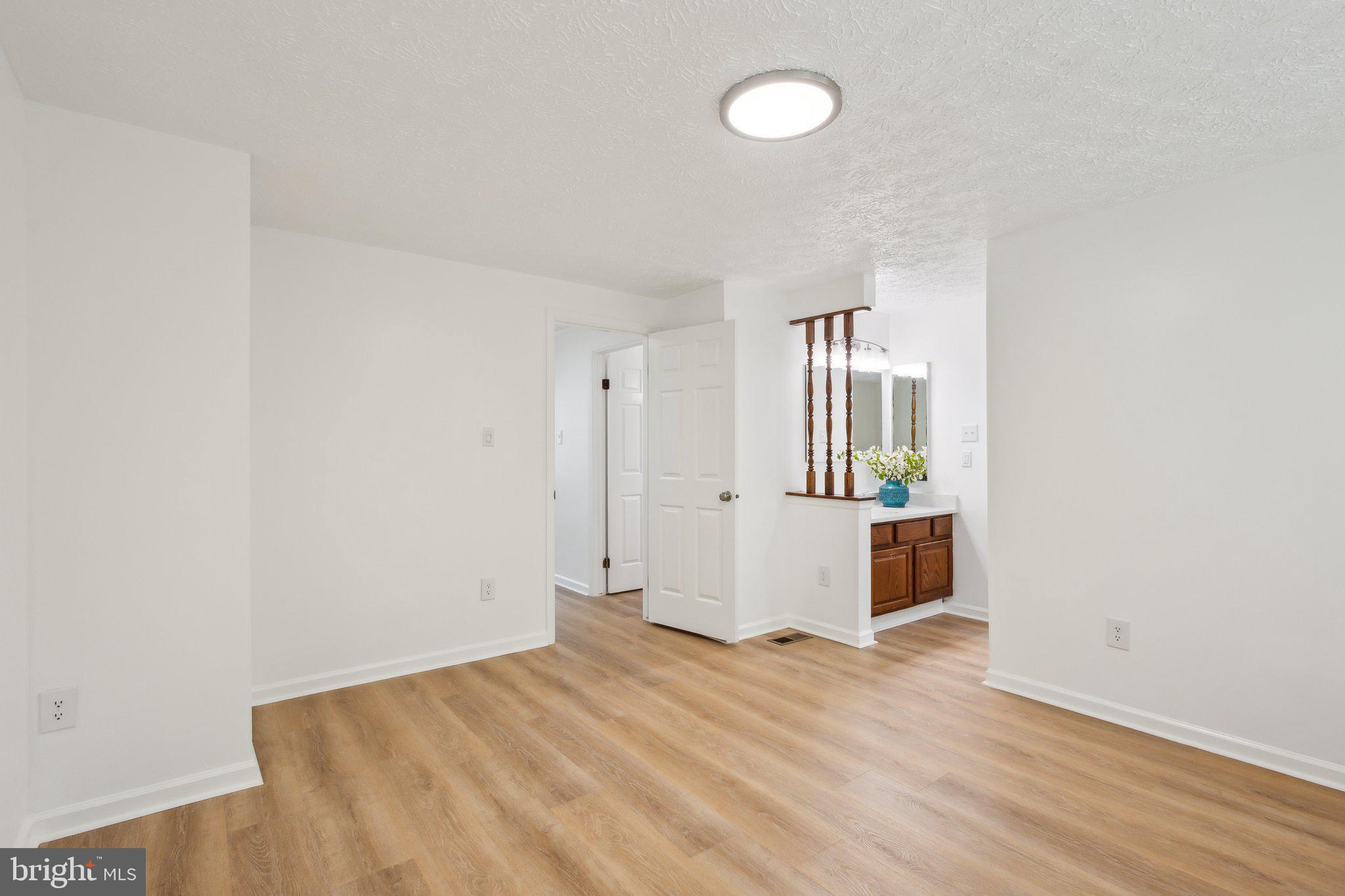 POHICK VILLAGE - Residential Lease