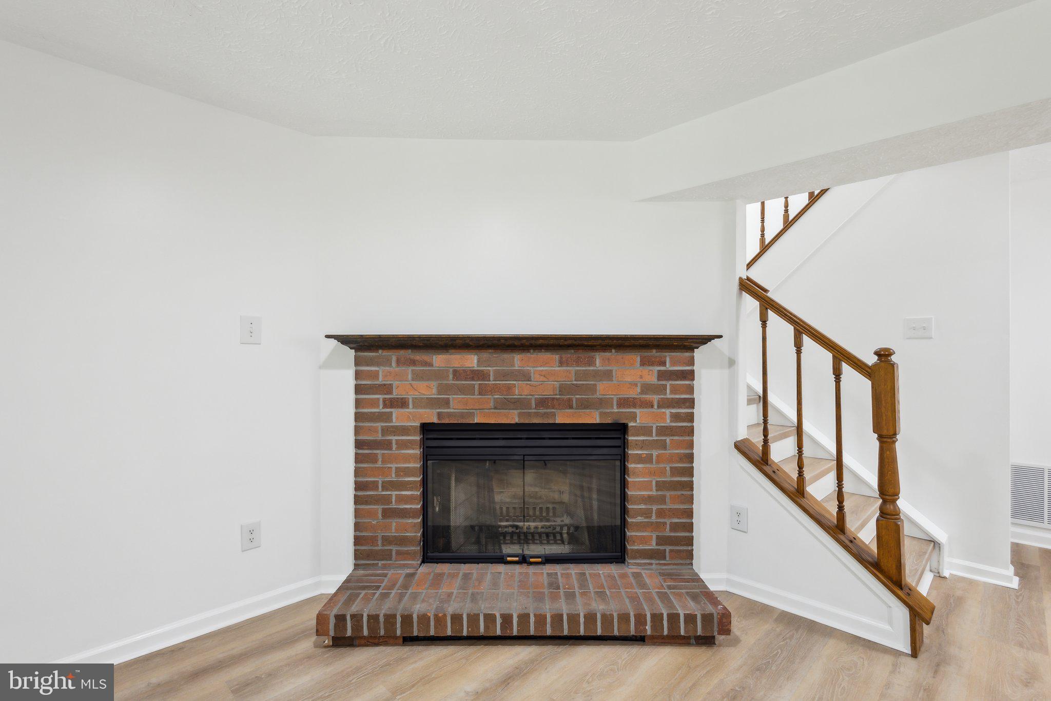 POHICK VILLAGE - Residential Lease