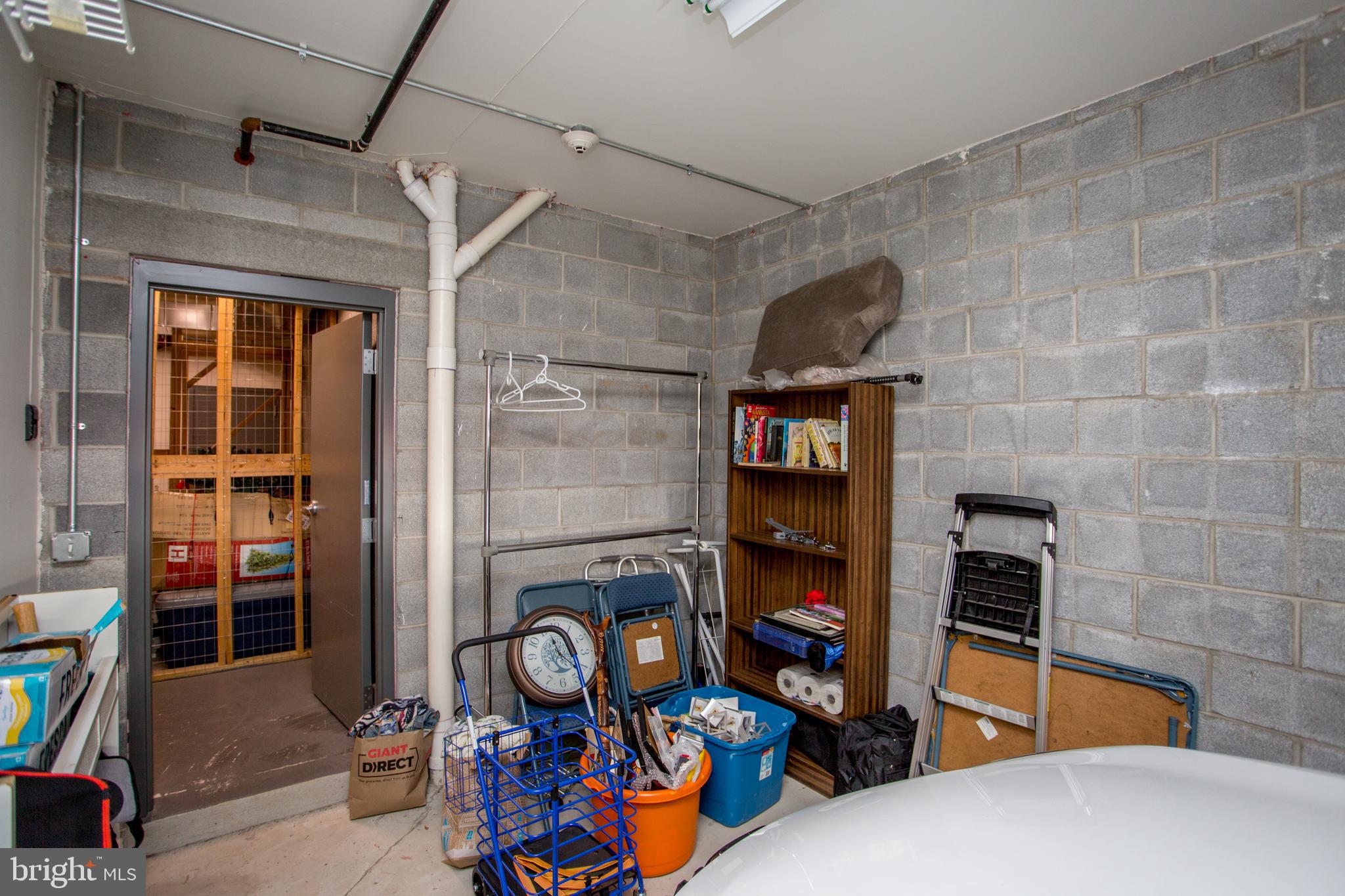 MERIDIAN VALLEY SQ - Residential