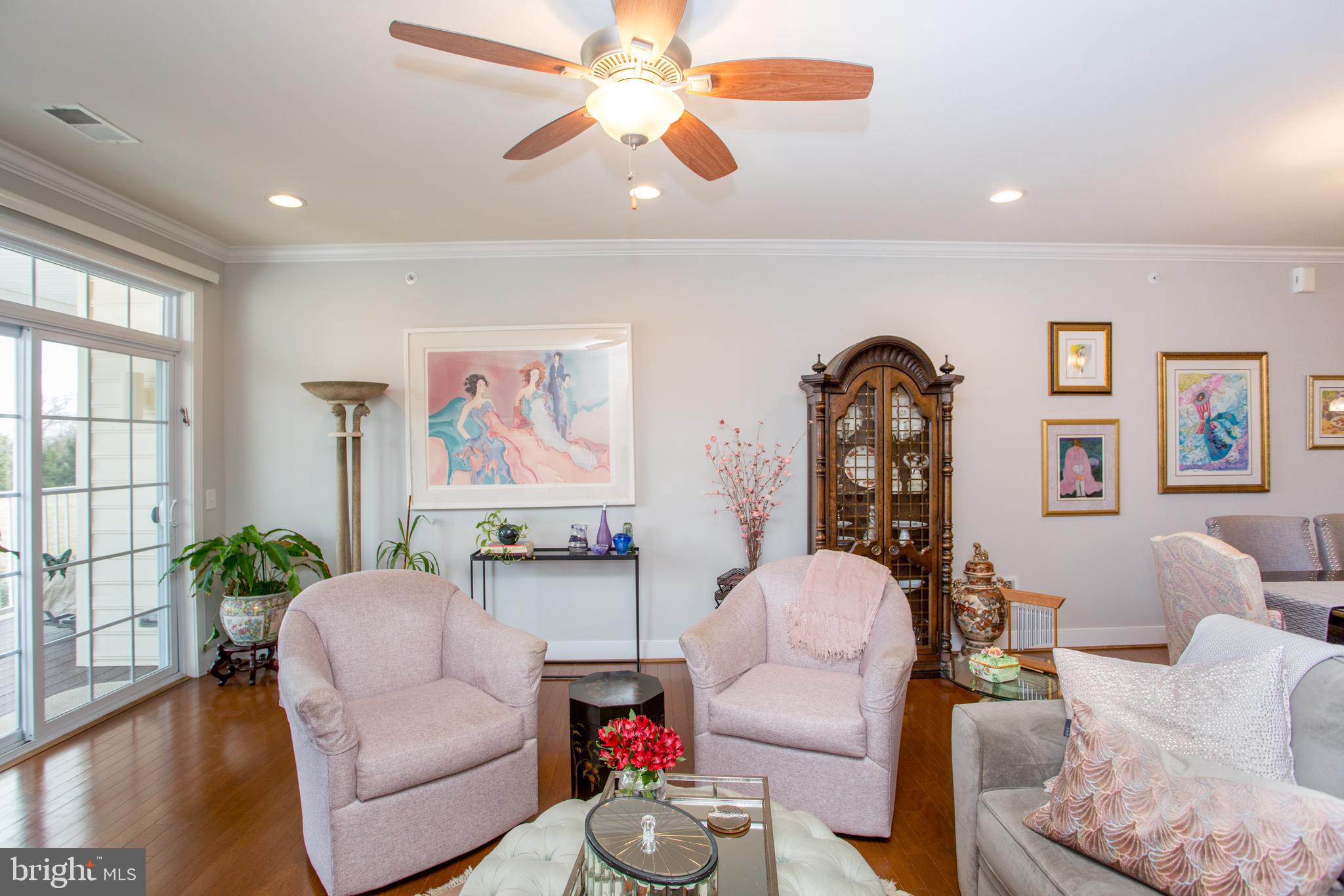 MERIDIAN VALLEY SQ - Residential