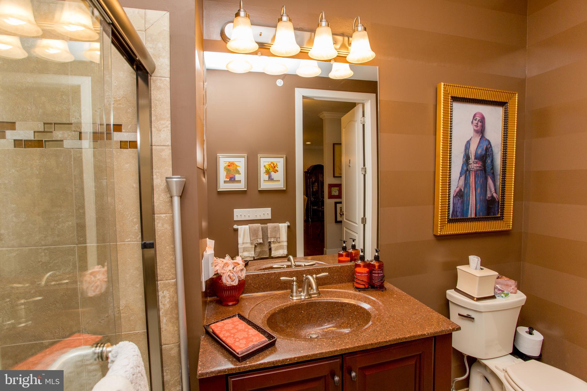 MERIDIAN VALLEY SQ - Residential