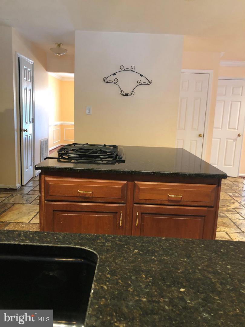 ASHBURN FARM - Residential Lease