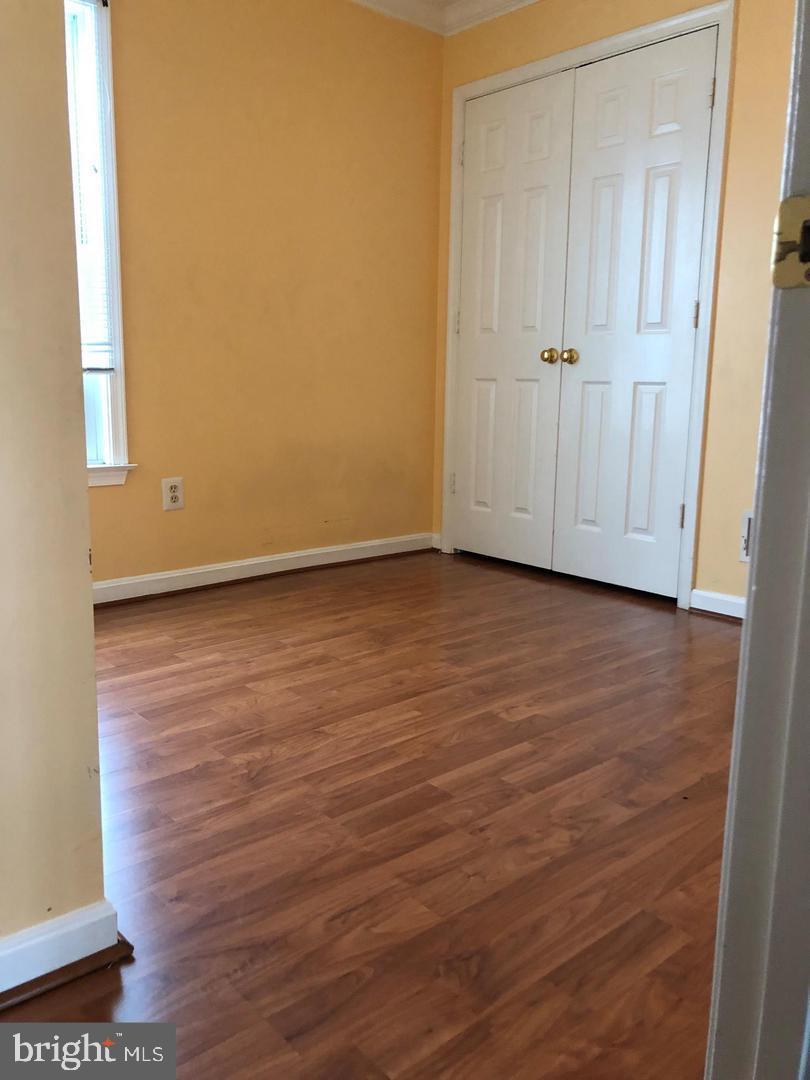 ASHBURN FARM - Residential Lease