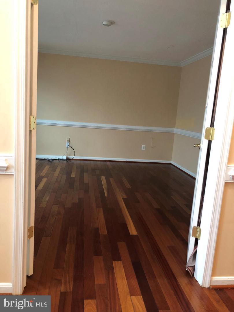 ASHBURN FARM - Residential Lease