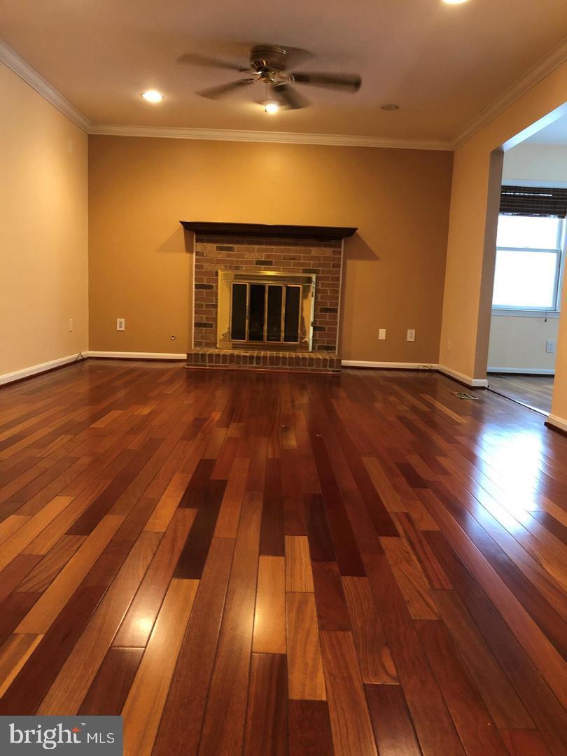 ASHBURN FARM - Residential Lease