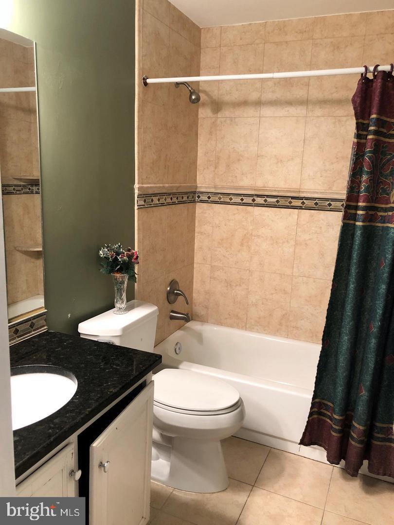 ASHBURN FARM - Residential Lease