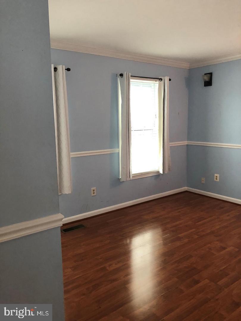 ASHBURN FARM - Residential Lease