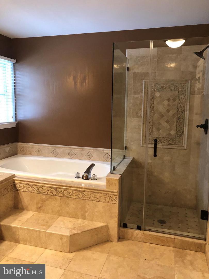 ASHBURN FARM - Residential Lease