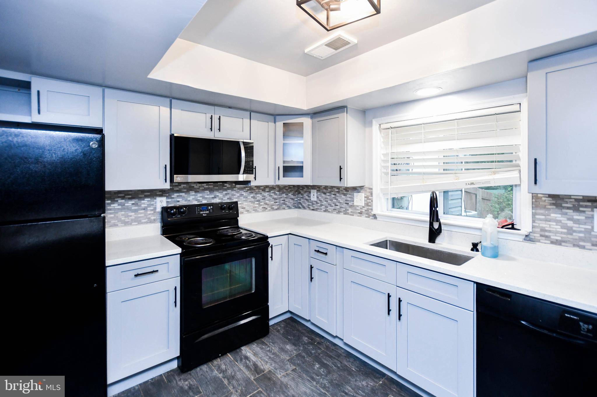 ST CHARLES SUB - WAKEFIELD - Residential Lease