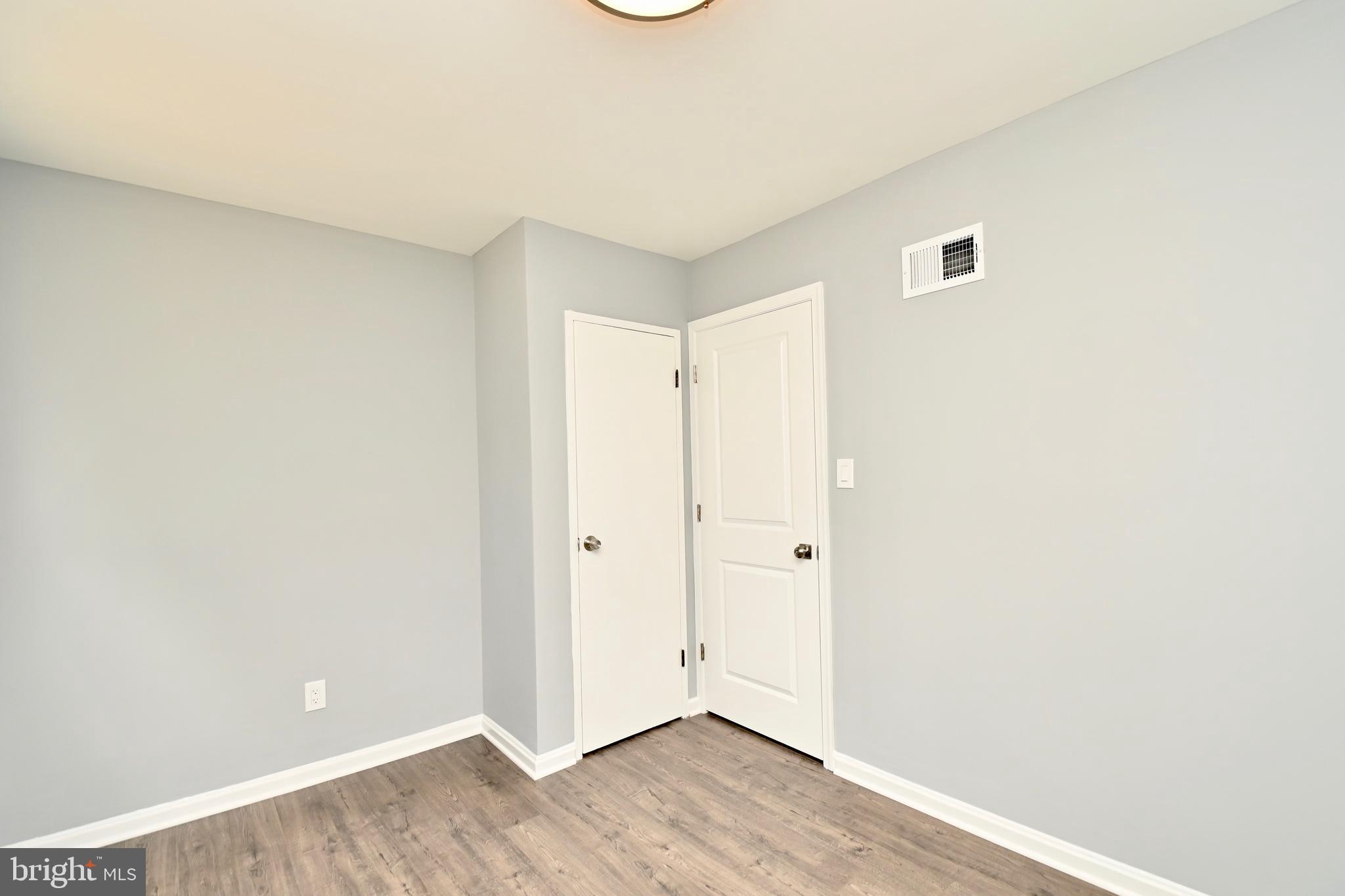 BURGUNDY VILLAGE - Residential