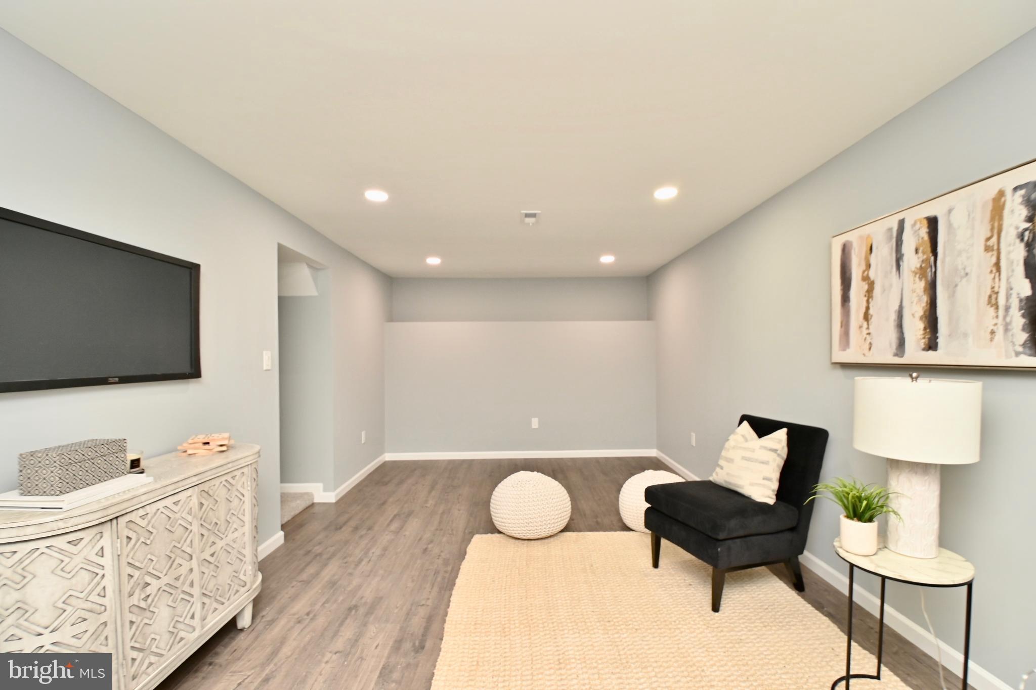 BURGUNDY VILLAGE - Residential