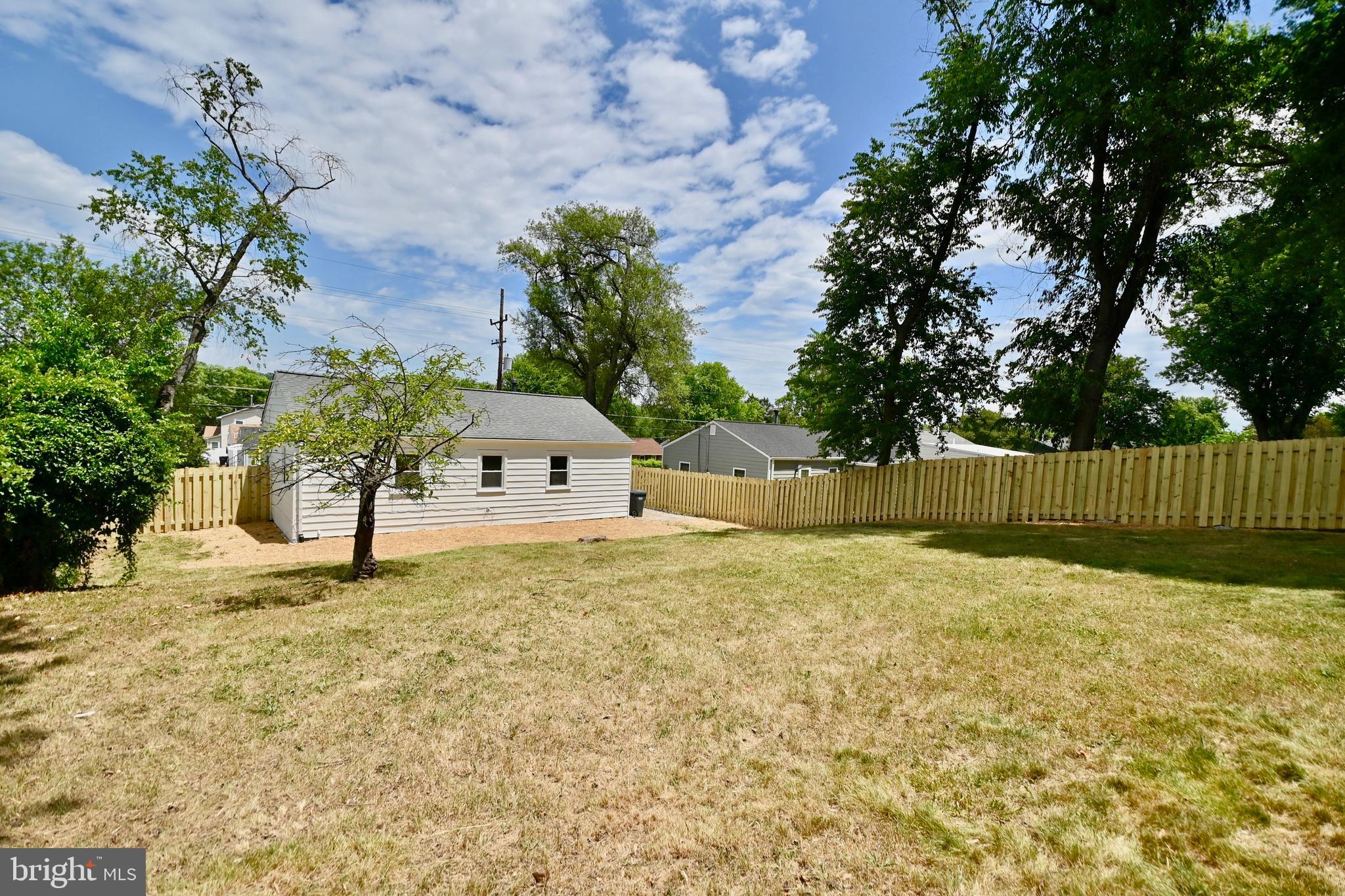 BURGUNDY VILLAGE - Residential