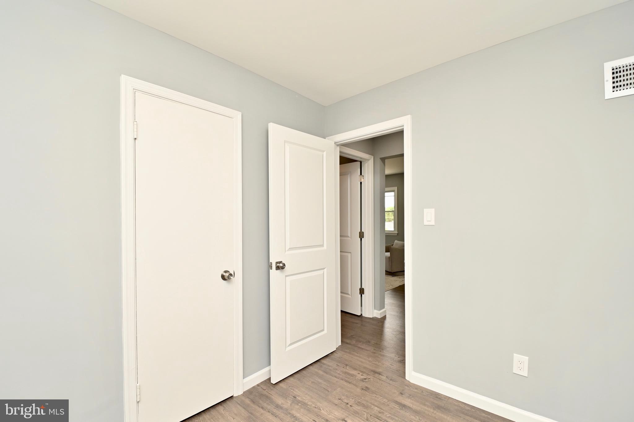 BURGUNDY VILLAGE - Residential