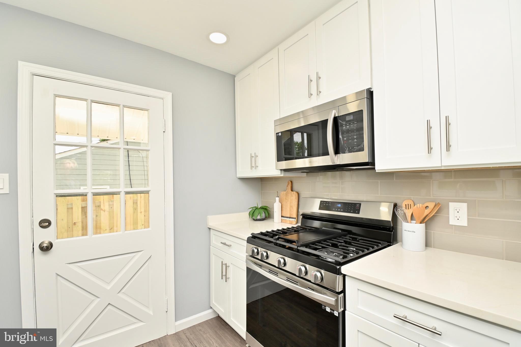 BURGUNDY VILLAGE - Residential