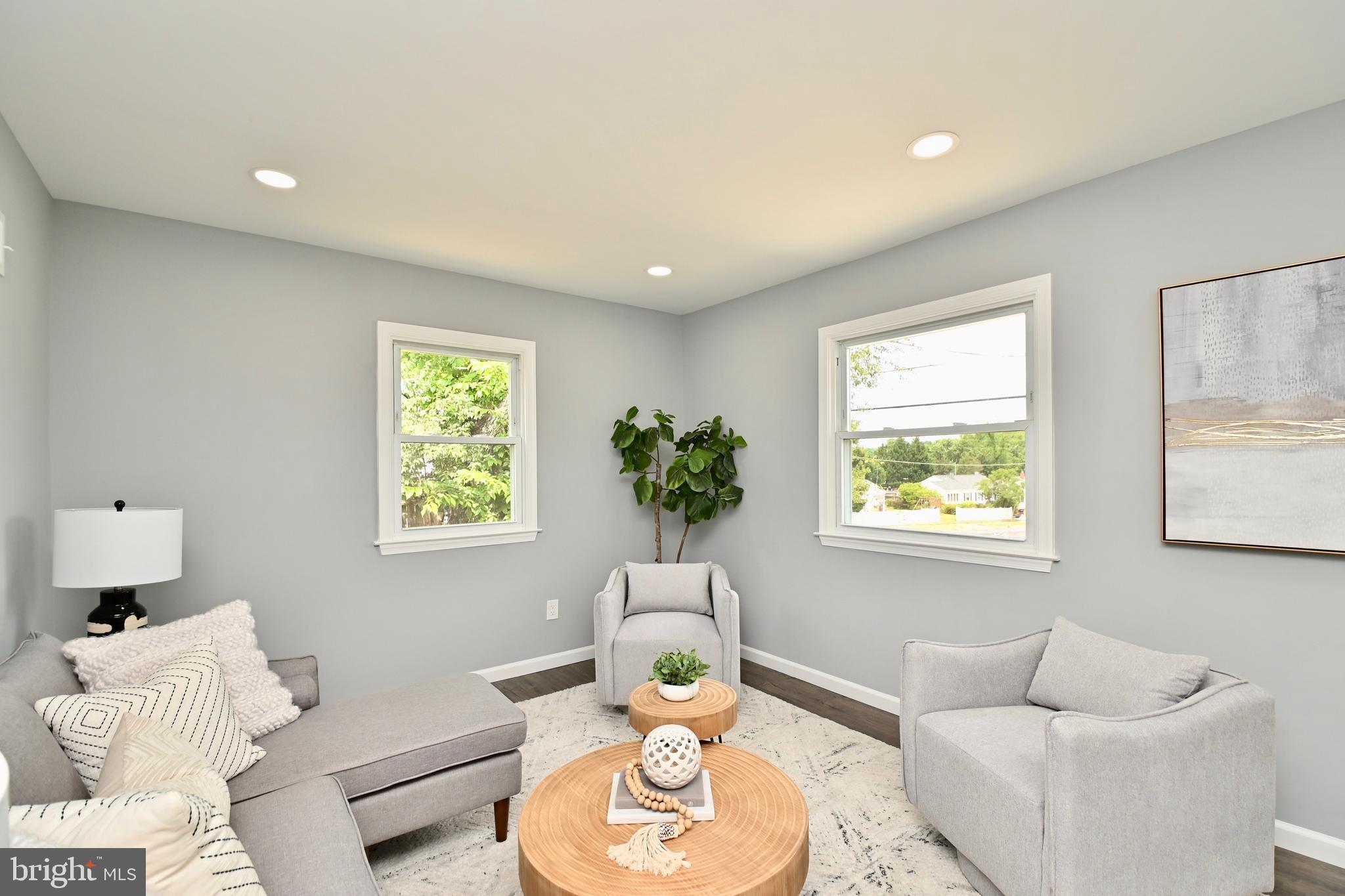 BURGUNDY VILLAGE - Residential