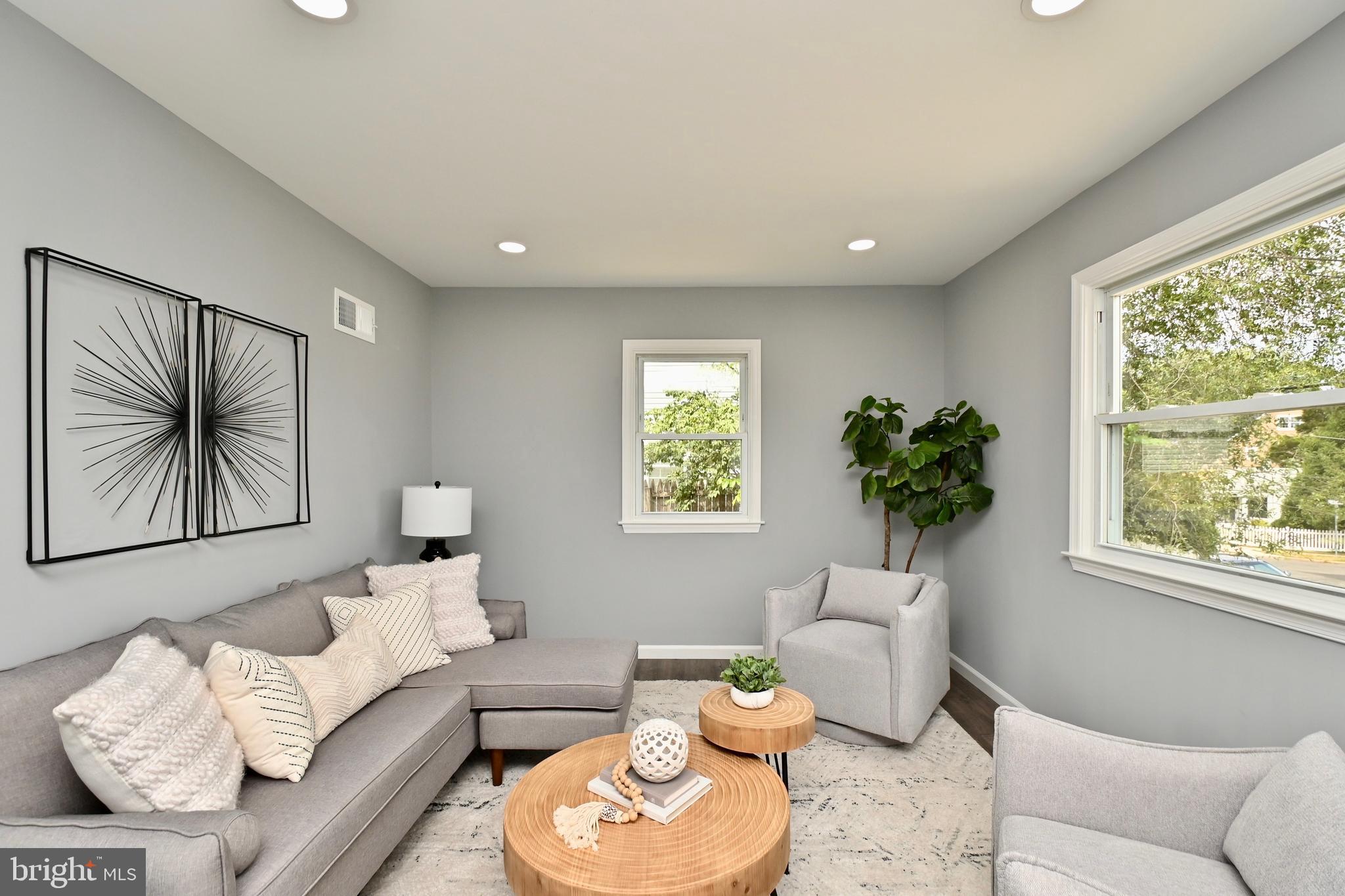 BURGUNDY VILLAGE - Residential