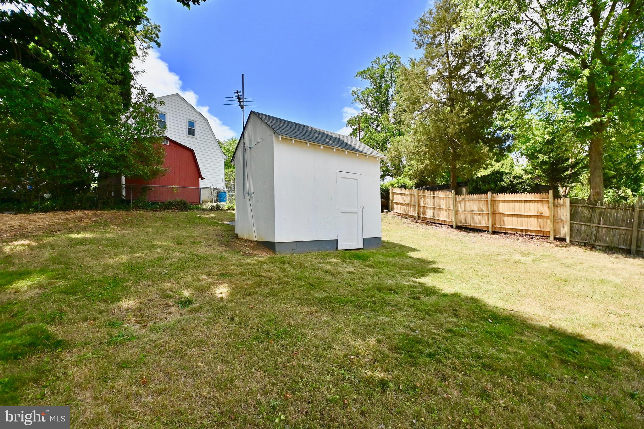 BURGUNDY VILLAGE - Residential