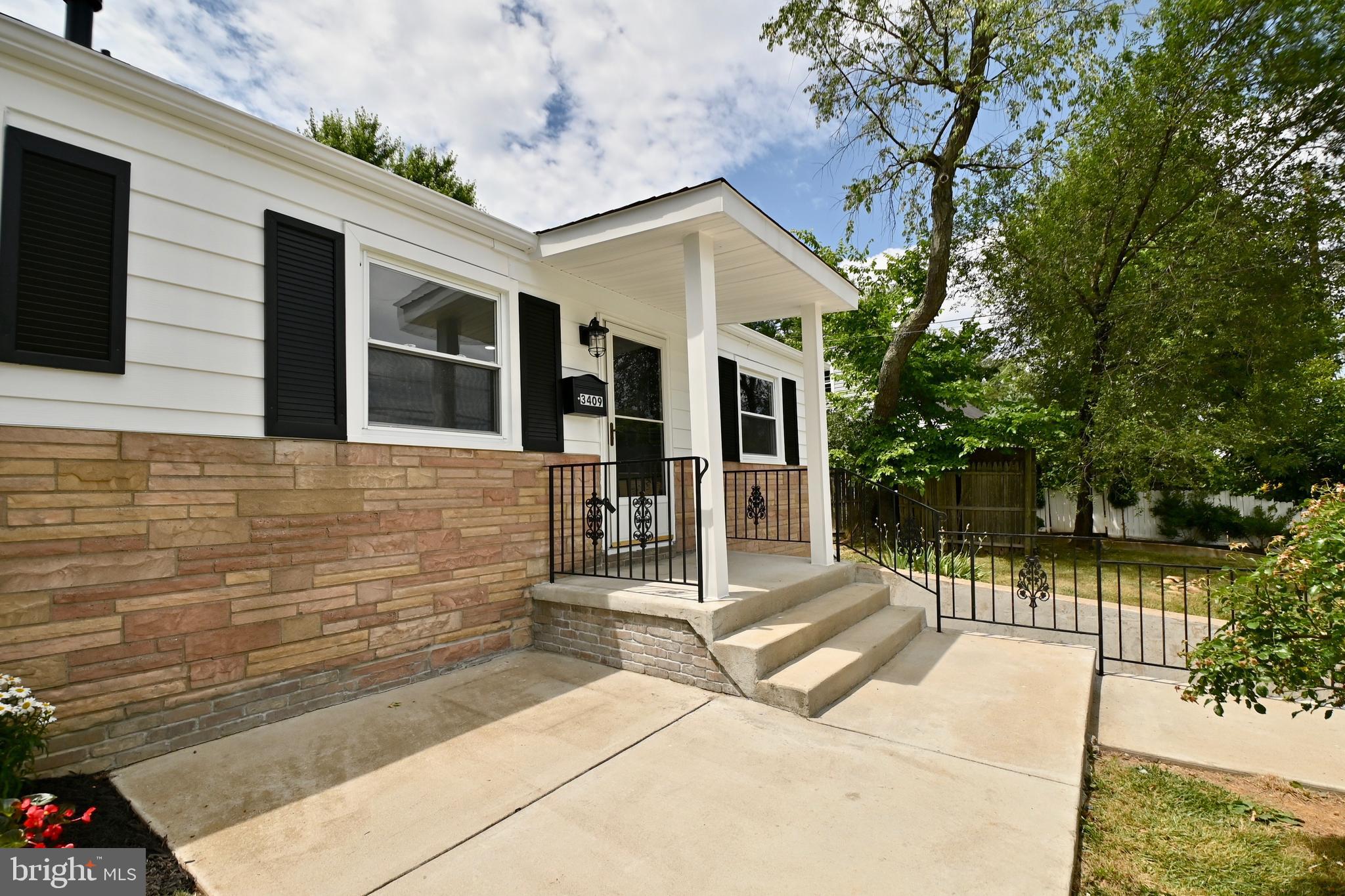 BURGUNDY VILLAGE - Residential