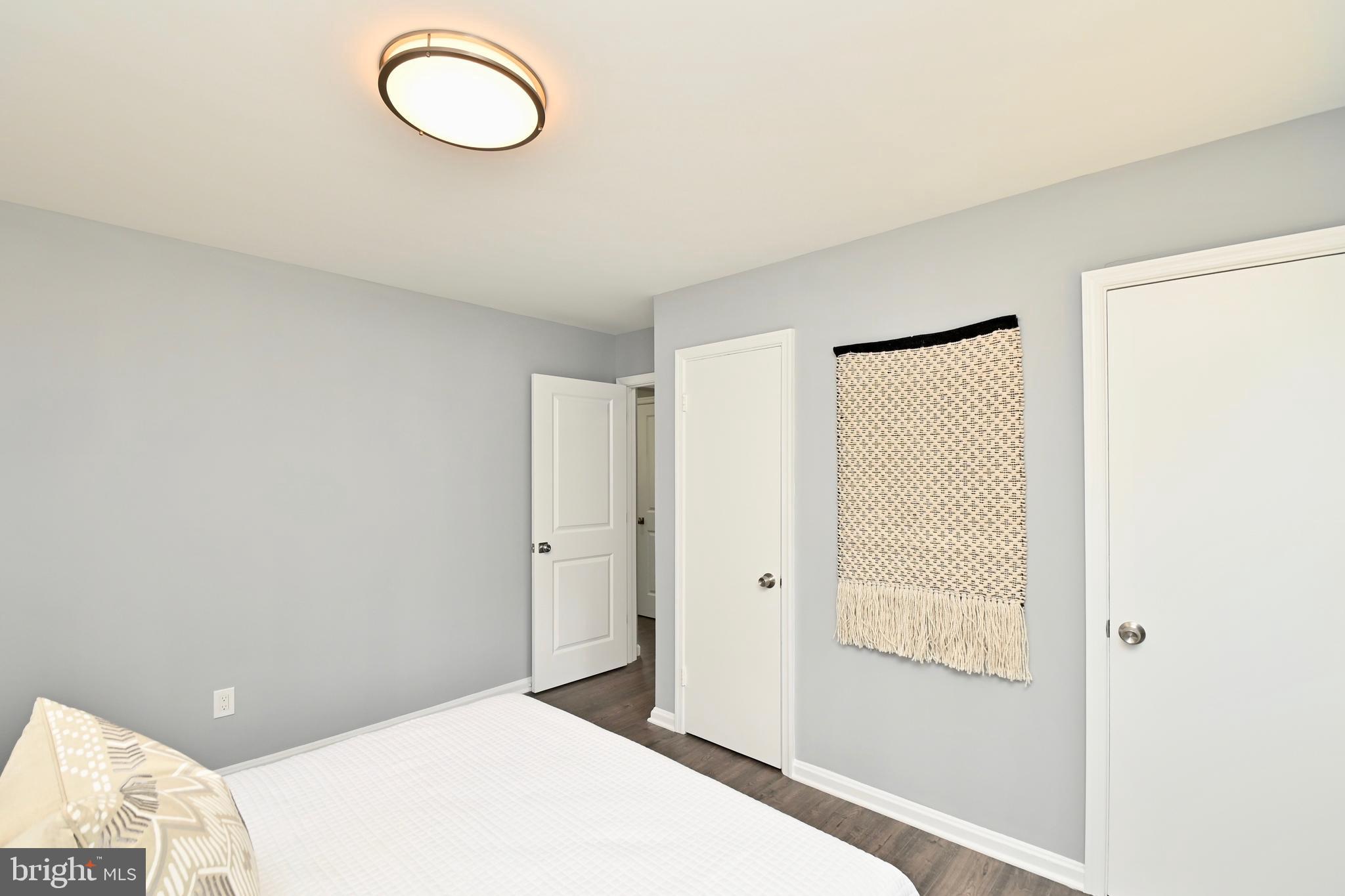 BURGUNDY VILLAGE - Residential