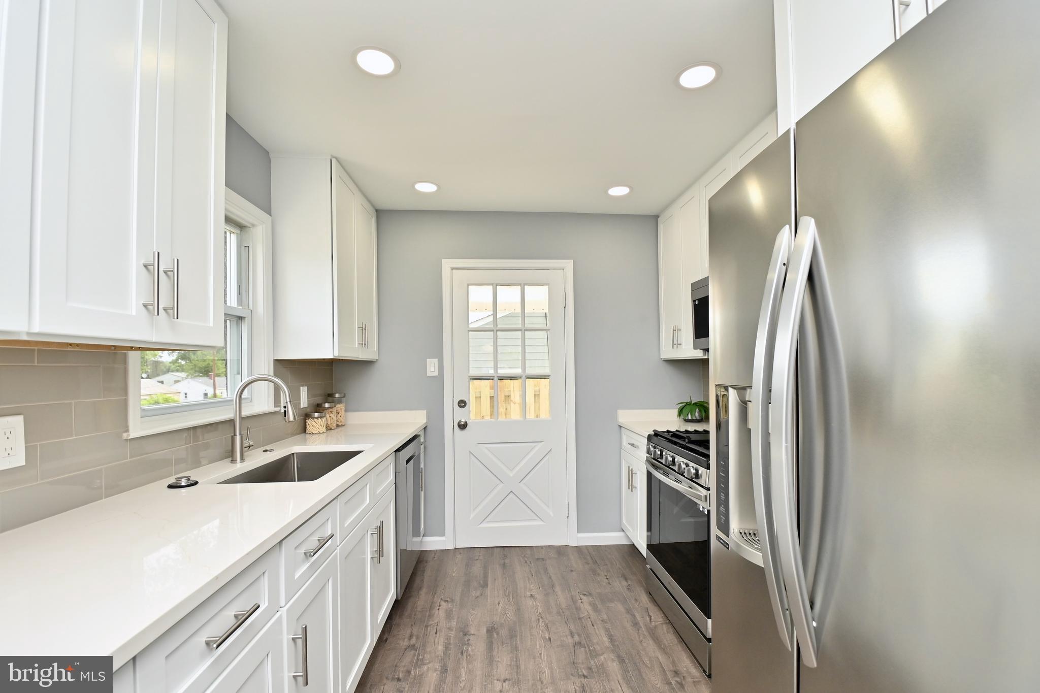 BURGUNDY VILLAGE - Residential