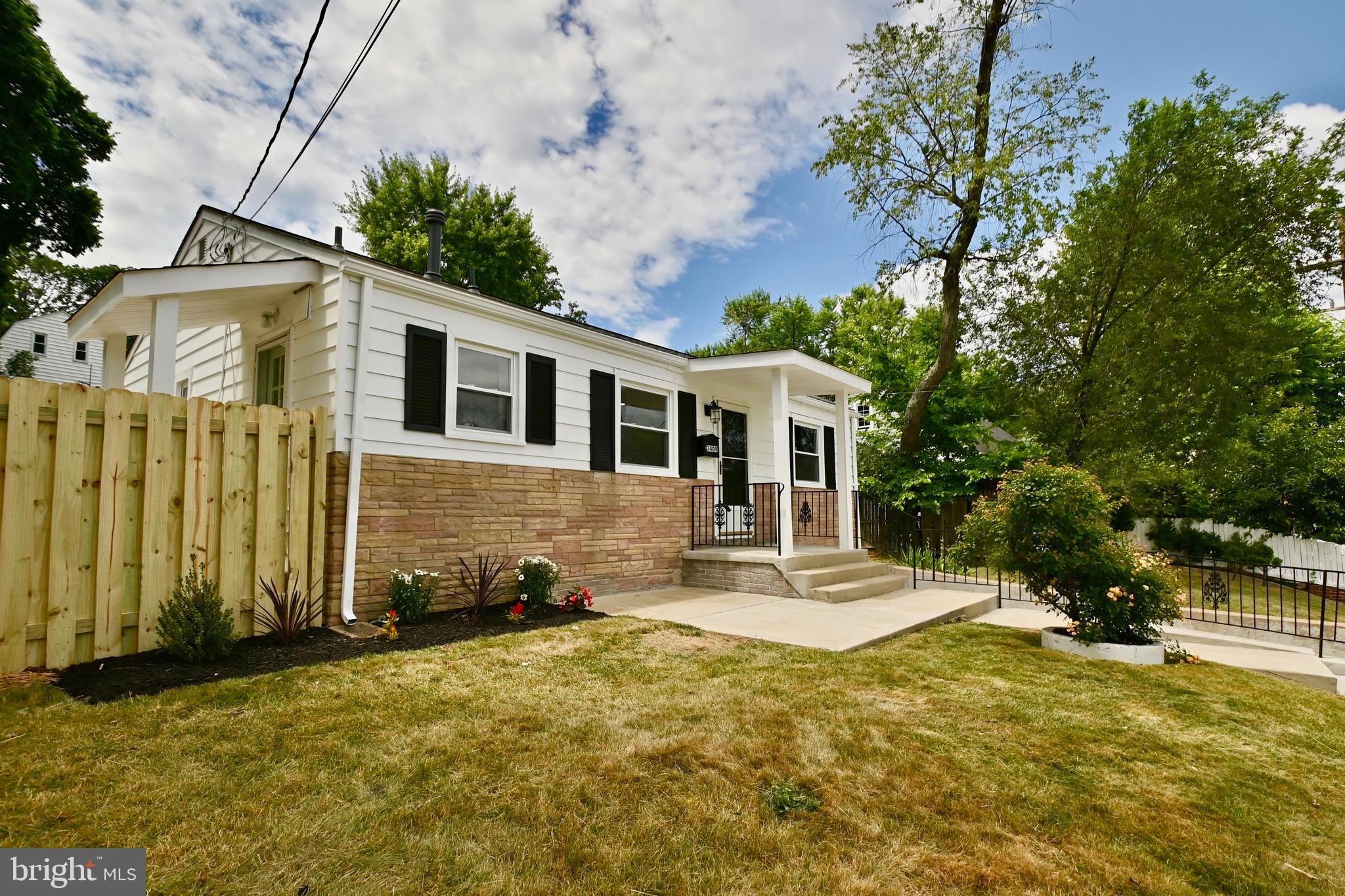 BURGUNDY VILLAGE - Residential