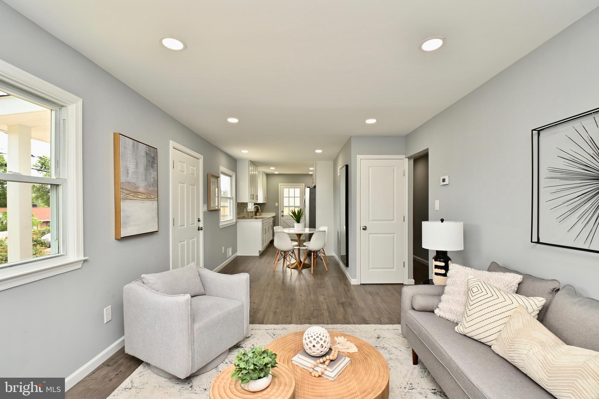 BURGUNDY VILLAGE - Residential