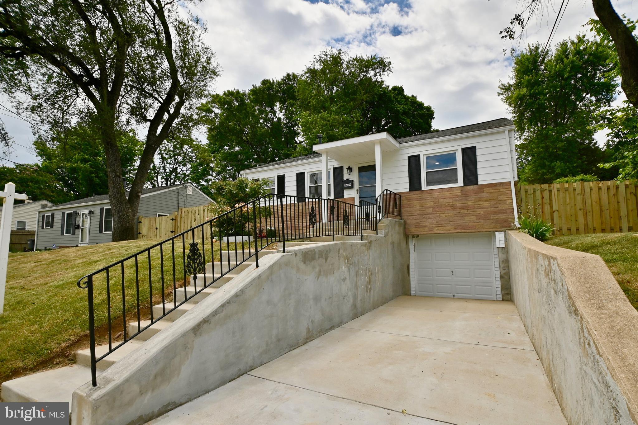 BURGUNDY VILLAGE - Residential
