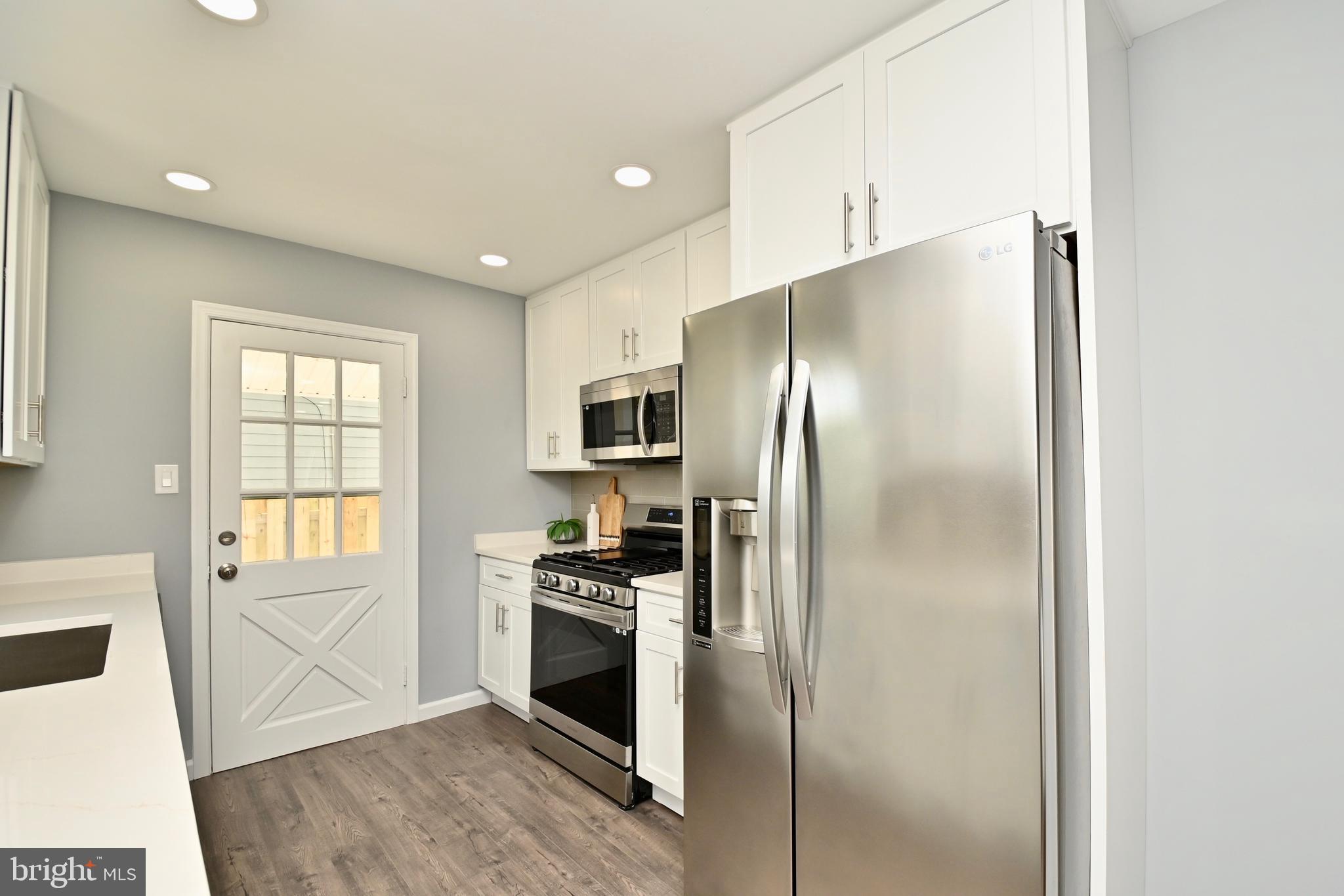 BURGUNDY VILLAGE - Residential