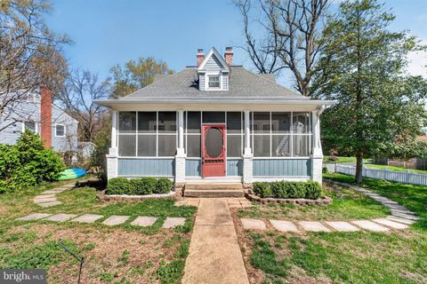 4810 FOX STREET COLLEGE PARK MD 20740