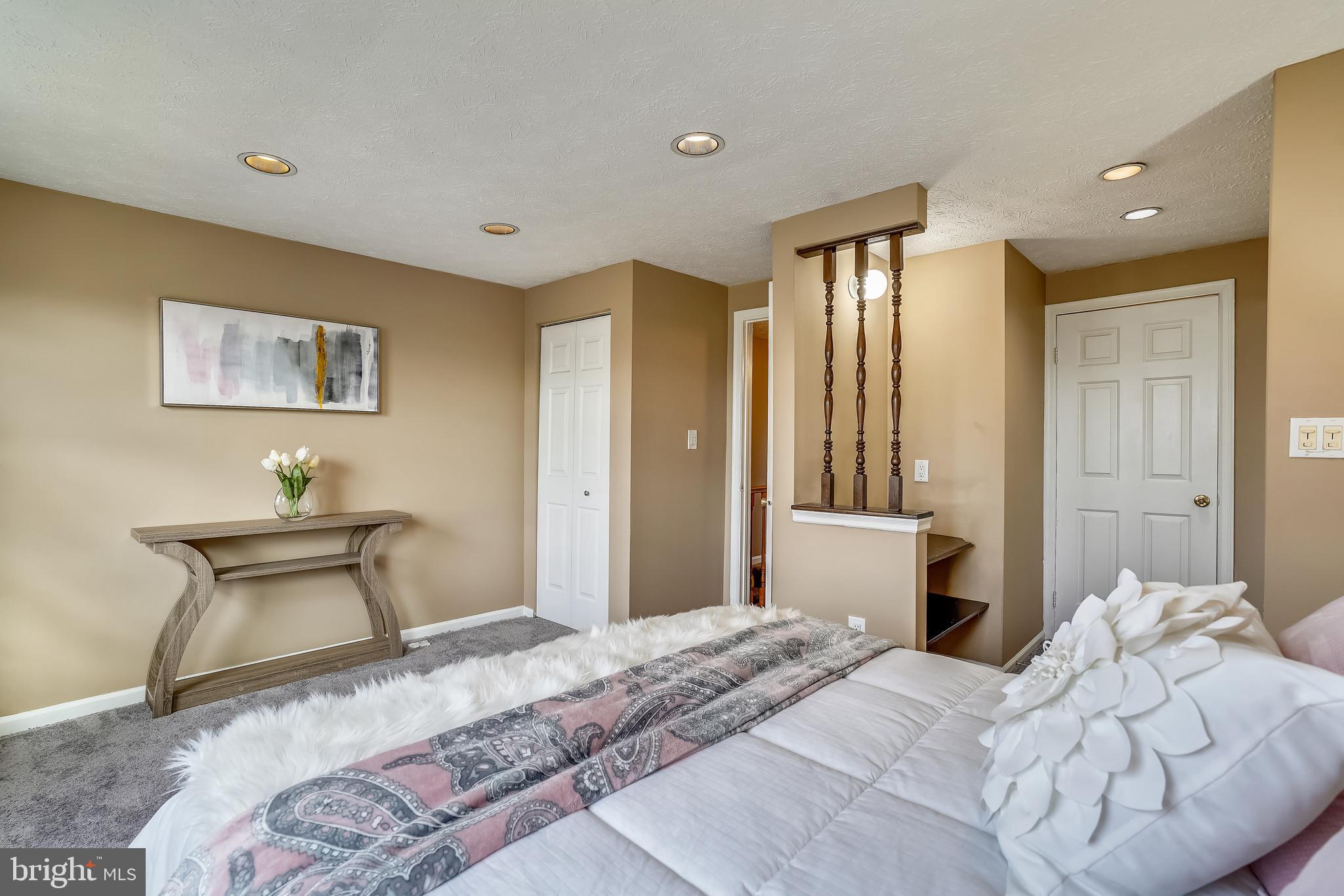 SADDLE CREEK - Residential