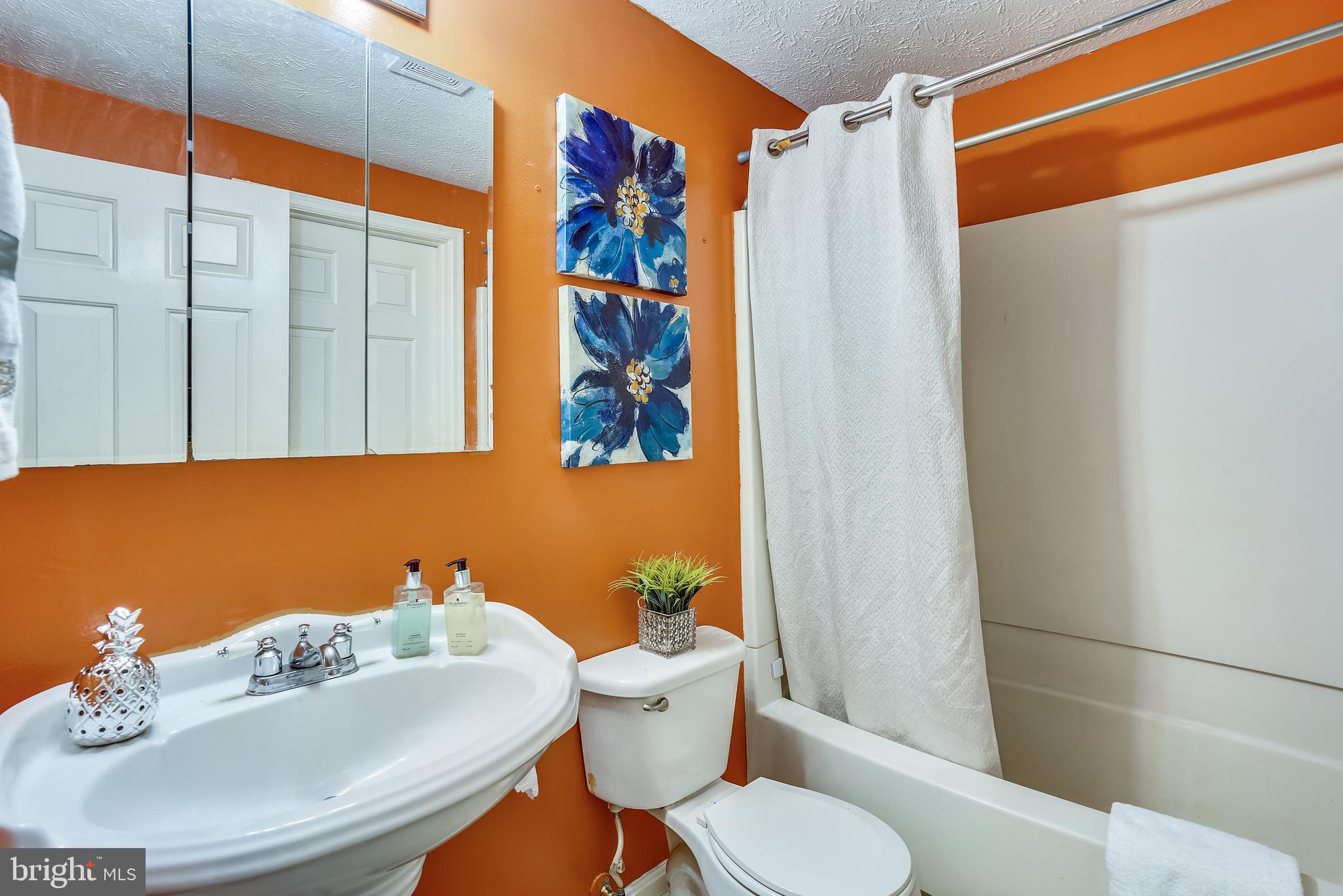 SADDLE CREEK - Residential