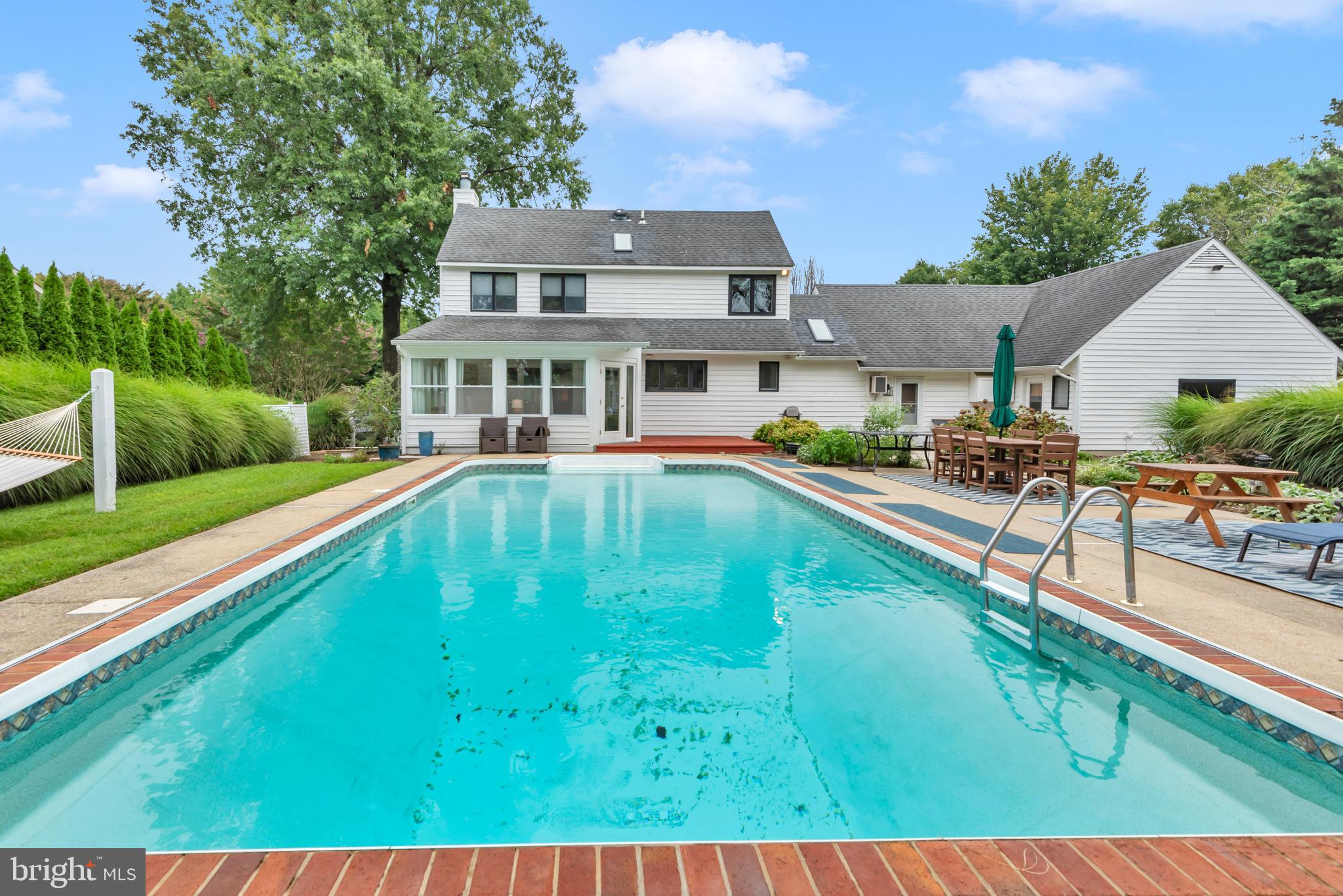 206 COLUMBIA LANE