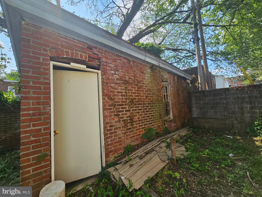 Photo of 206 E 9th Street, CHESTER, PA 19013 (MLS # PADE2094538)