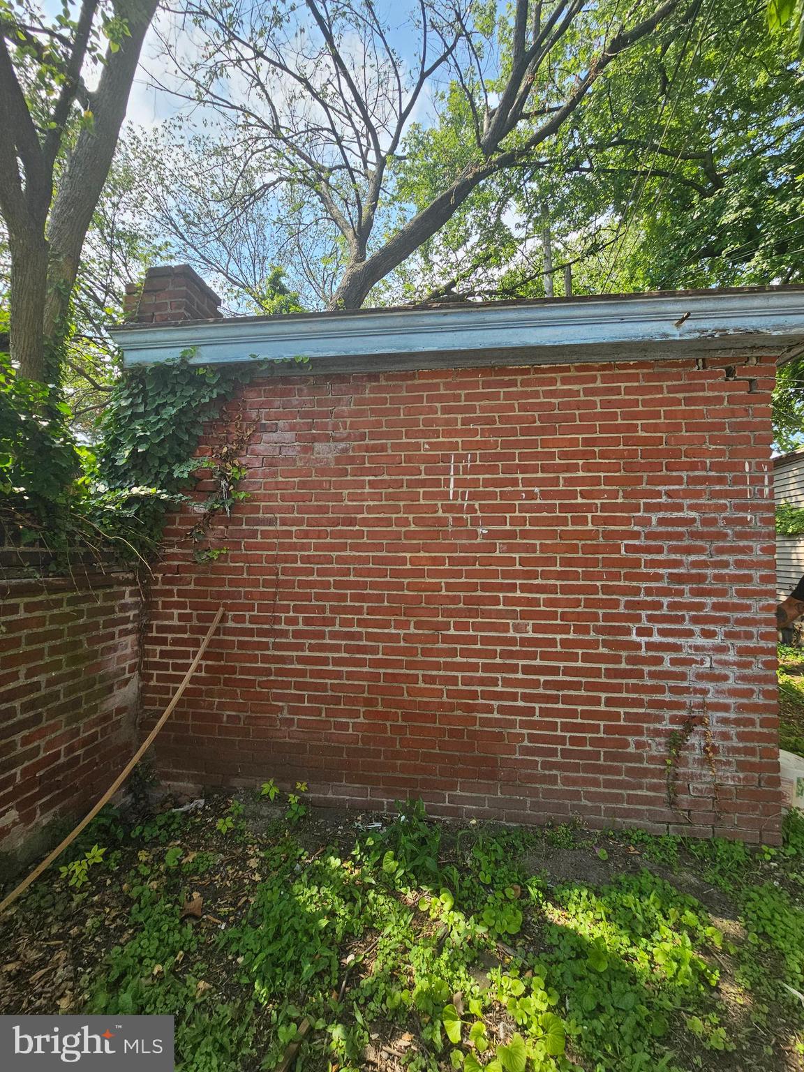 206 E 9TH STREET