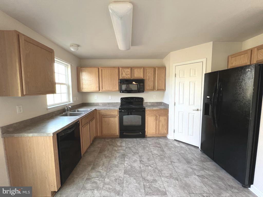 BRITTANY QUARTERS - Residential