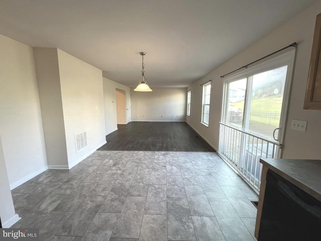 BRITTANY QUARTERS - Residential