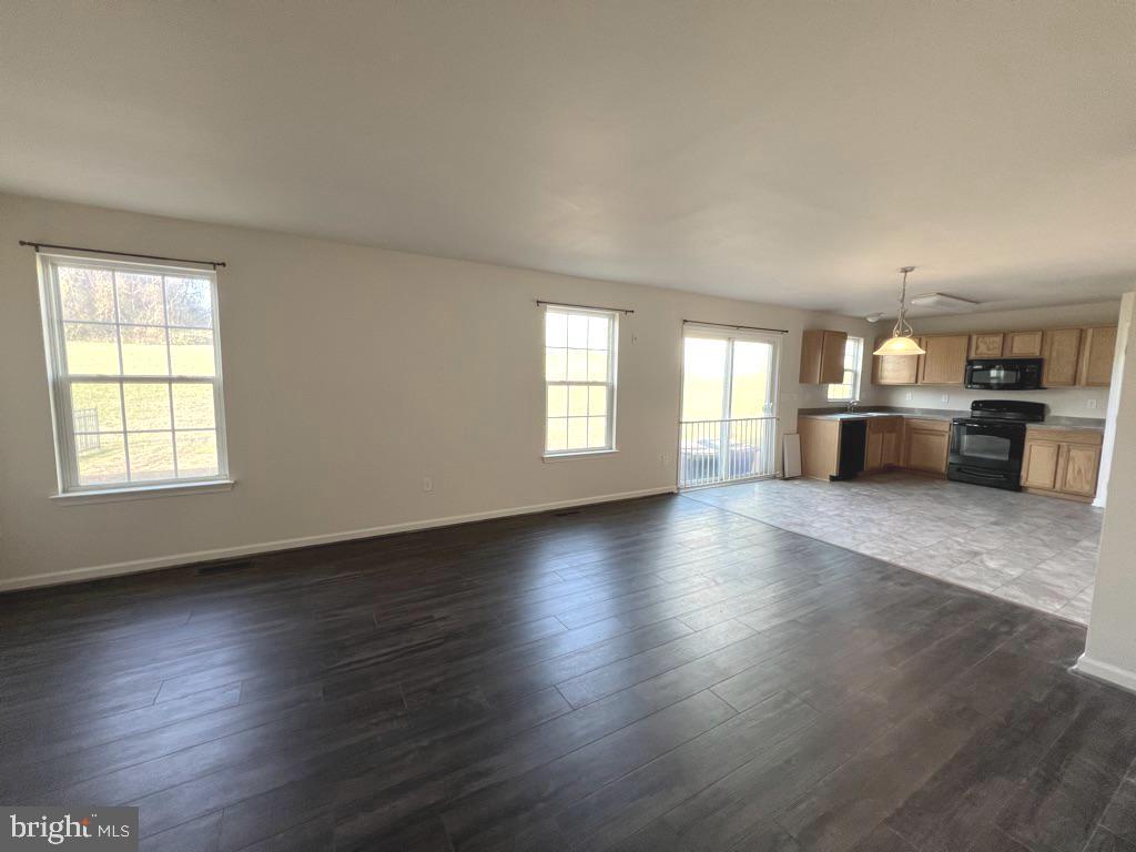 BRITTANY QUARTERS - Residential