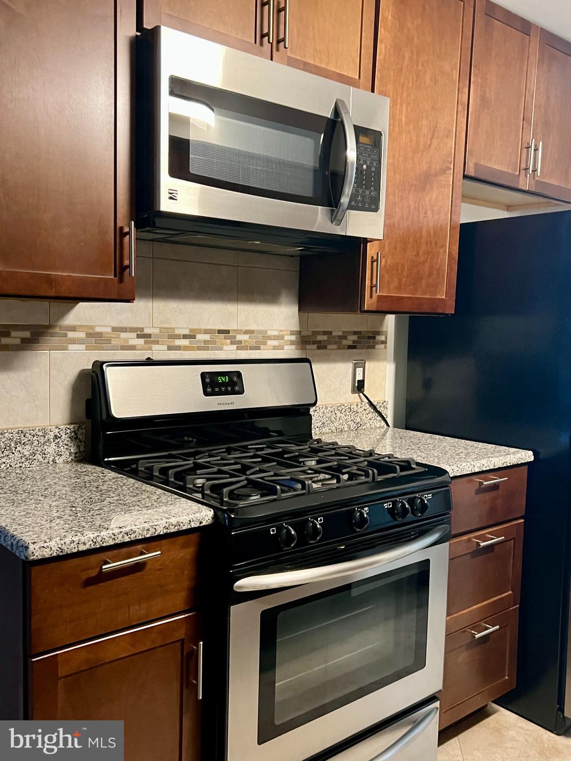 GLENVALE CONDO - Residential Lease