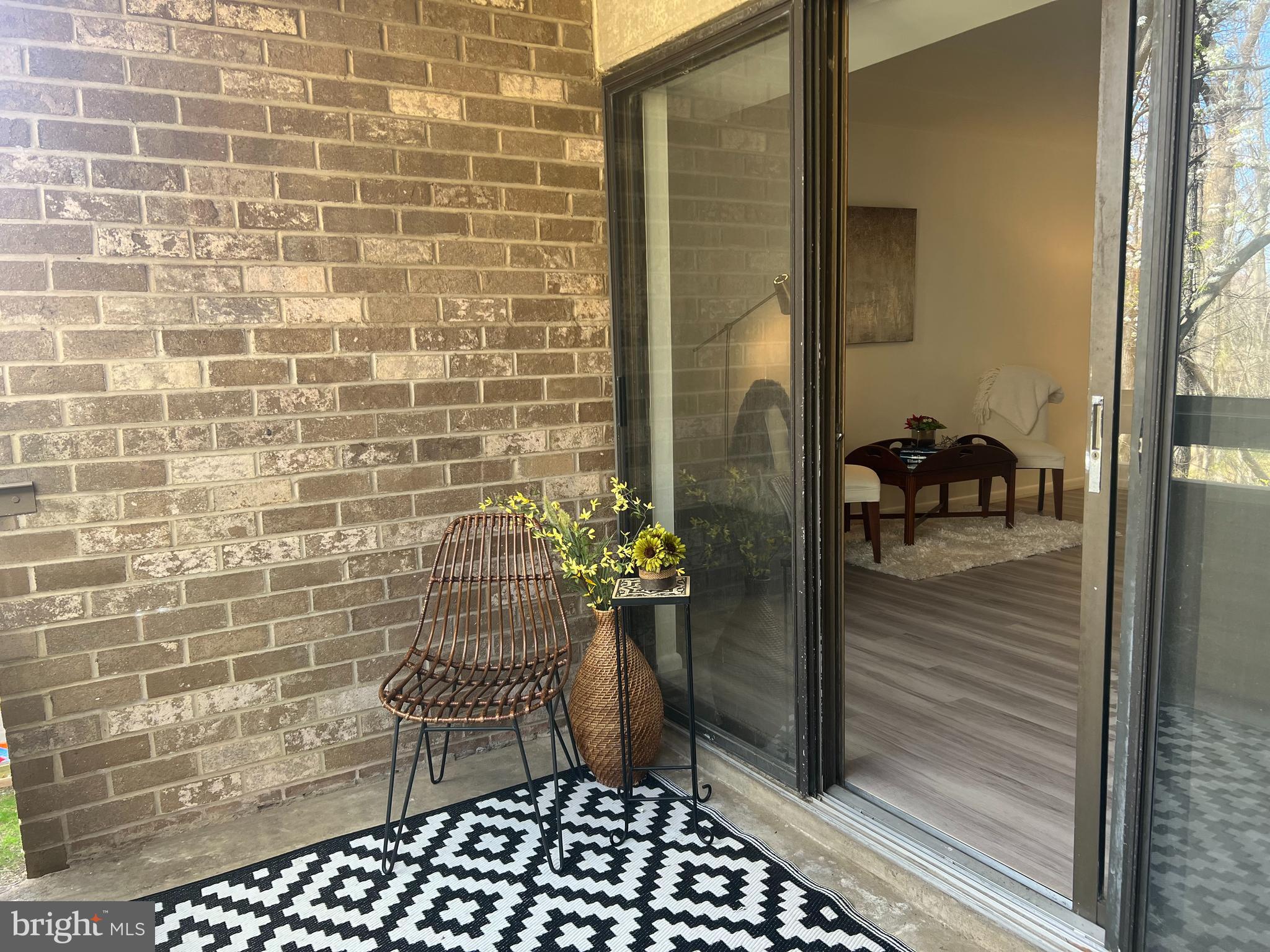 GLENVALE CONDO - Residential Lease