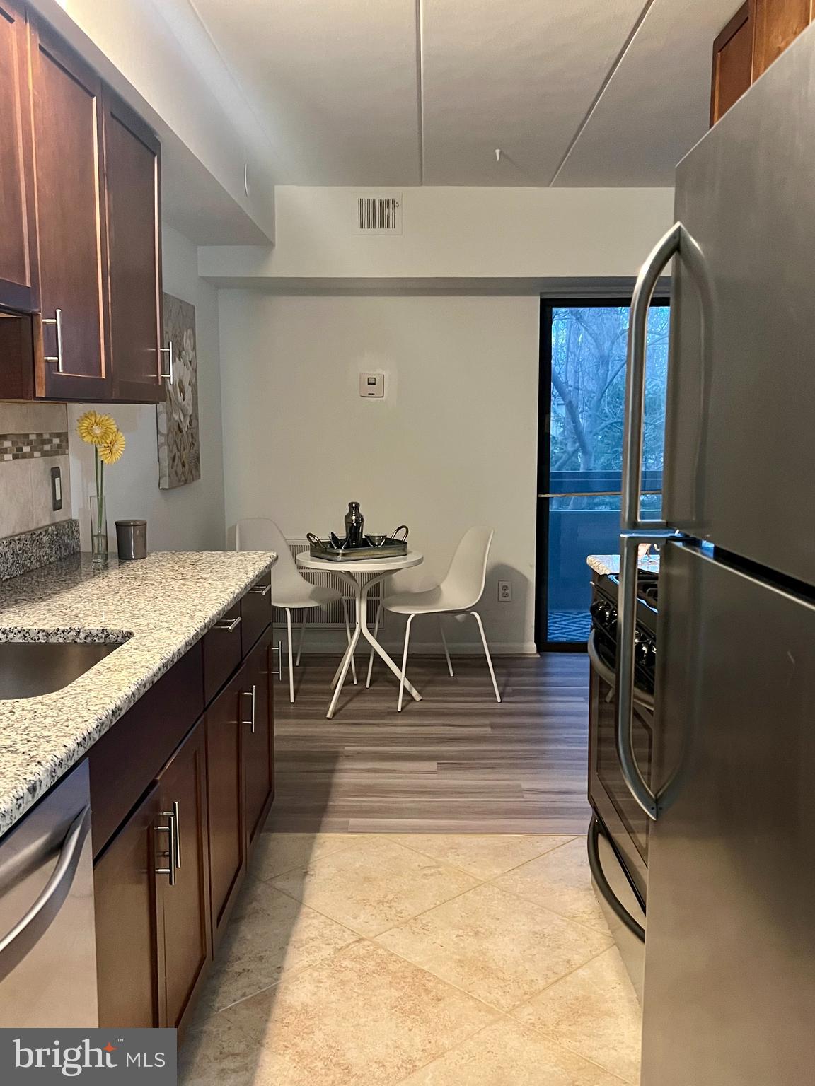 GLENVALE CONDO - Residential Lease