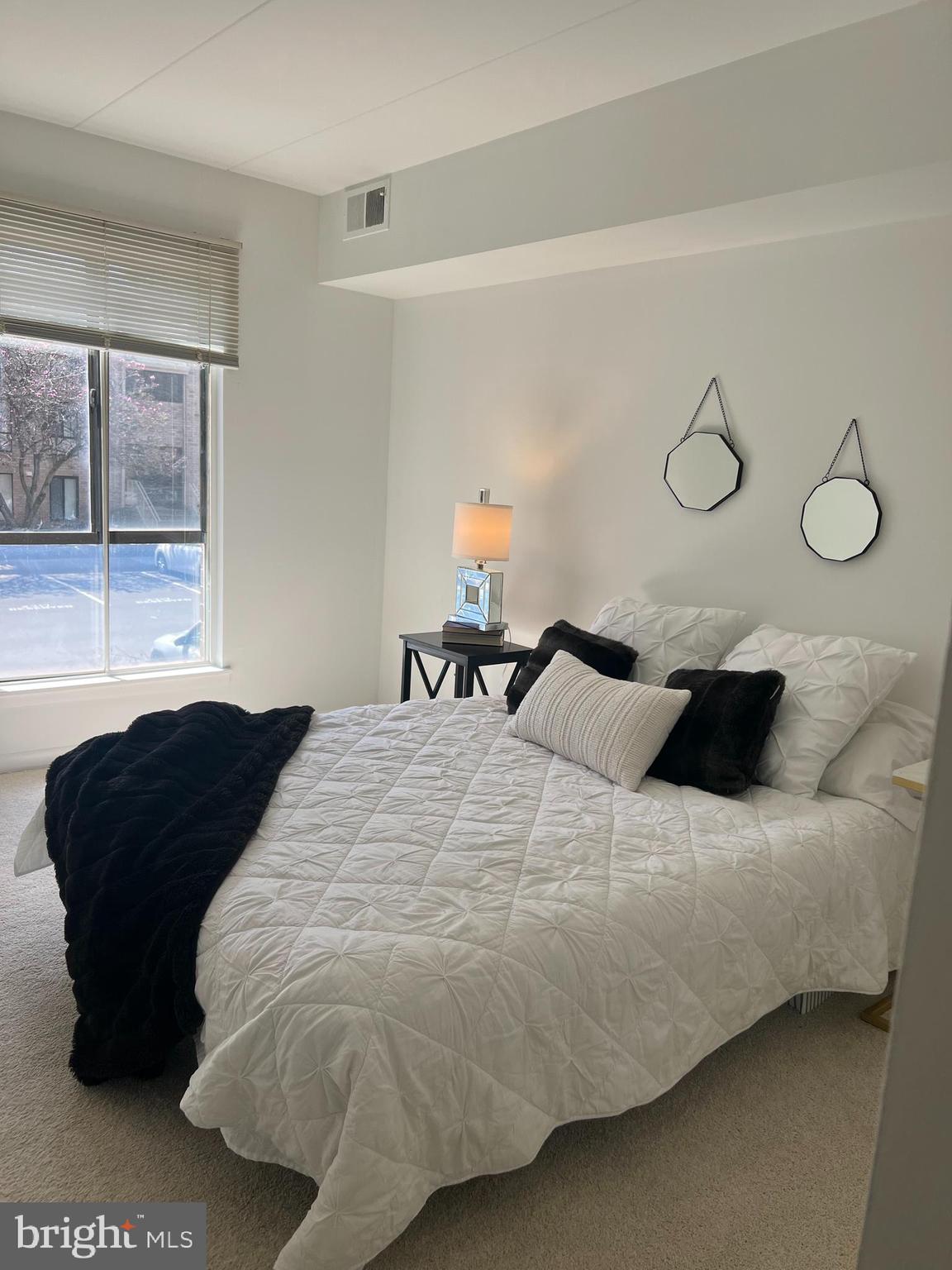 GLENVALE CONDO - Residential Lease