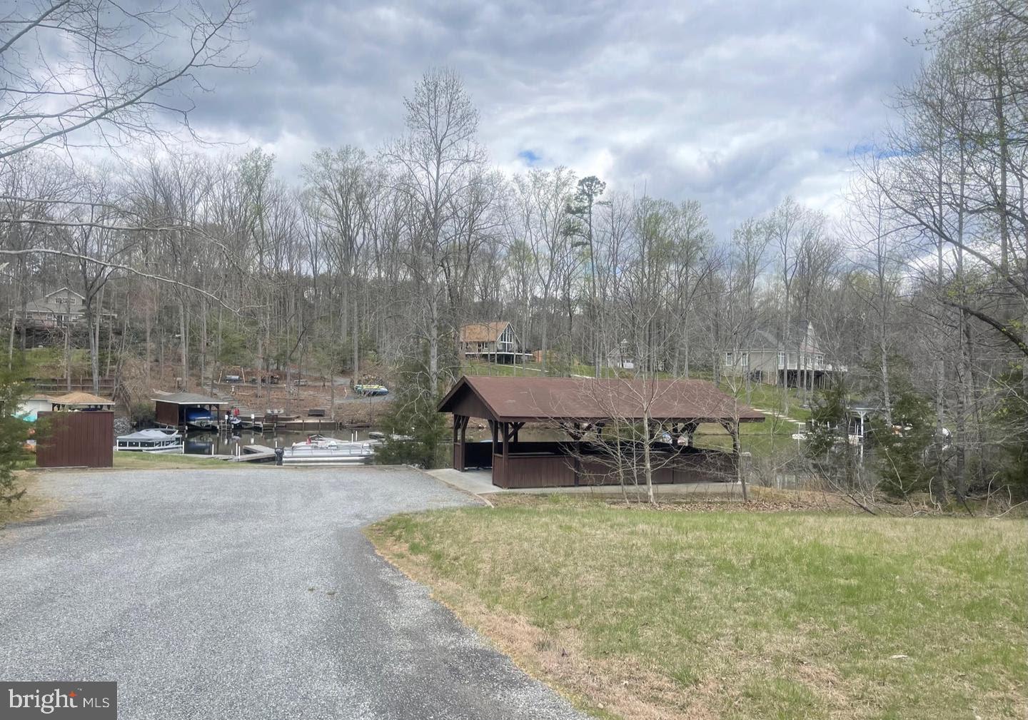 WINDWOOD COVES - Land