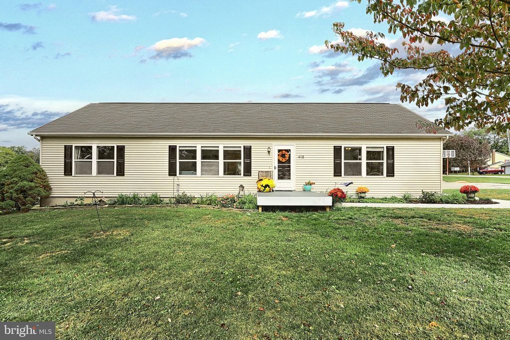 Photo of 418 Leedy Road, SPRING GROVE, PA 17362 (MLS # PAYK2091124)