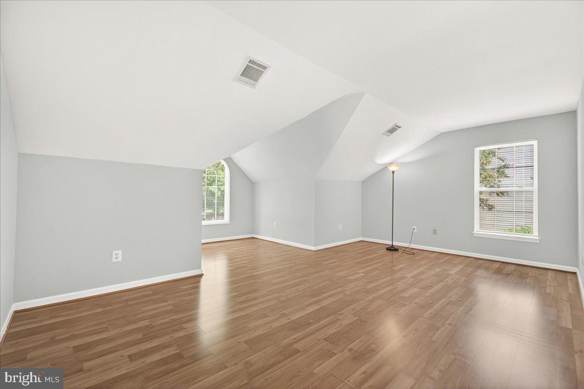 KINGS BRIDGE - Residential