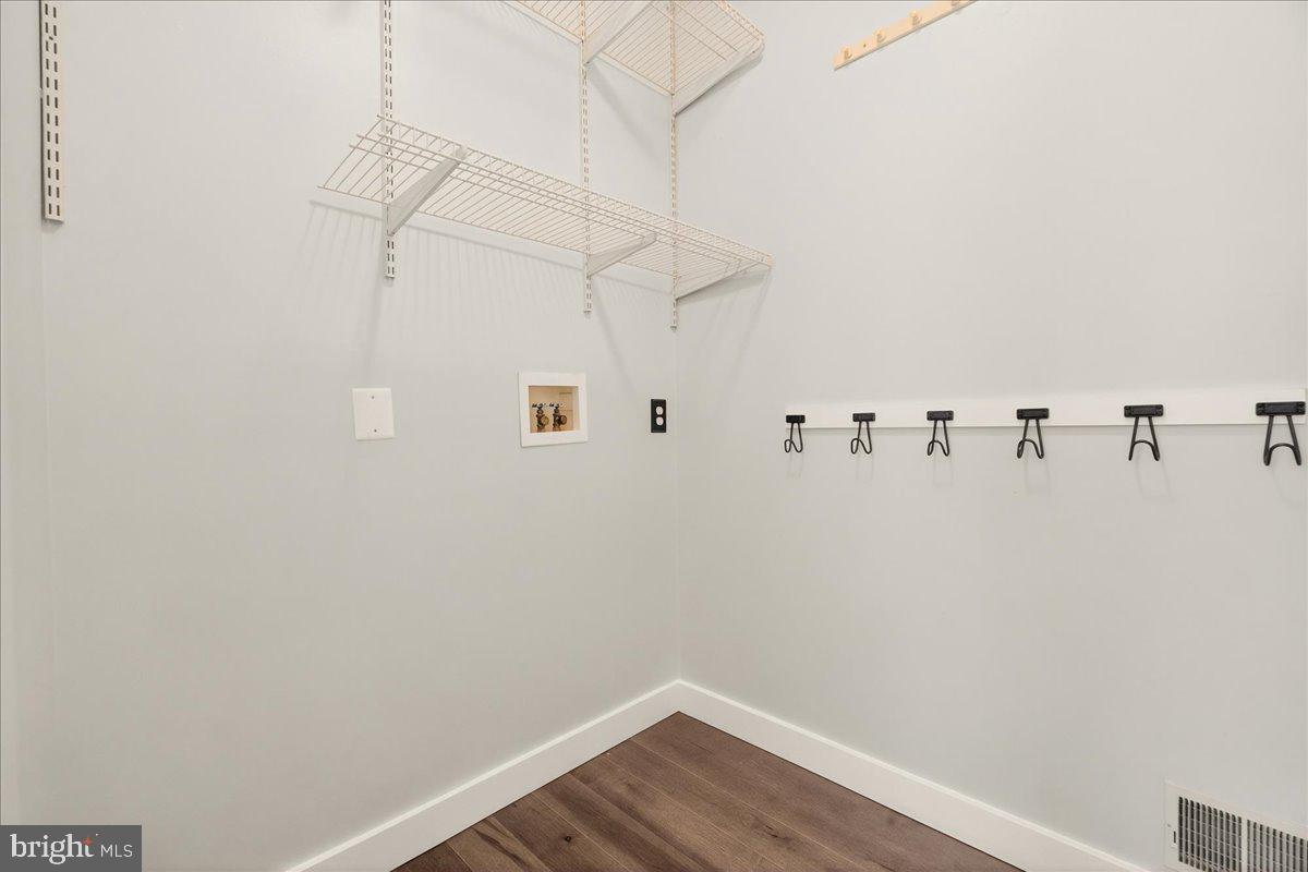 KINGS BRIDGE - Residential