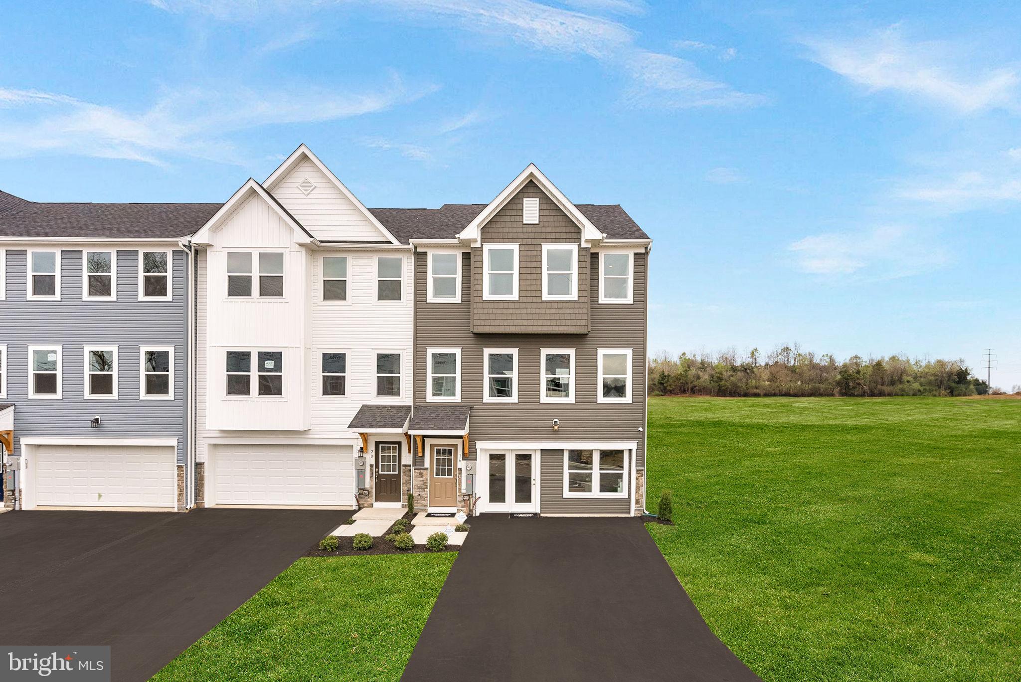 HomeSite 322 LYRIQ COURT