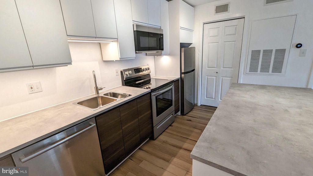 Photo of 3310 Wyndham Circle W #314, ALEXANDRIA, VA 22302 (MLS # VAAX2051444)