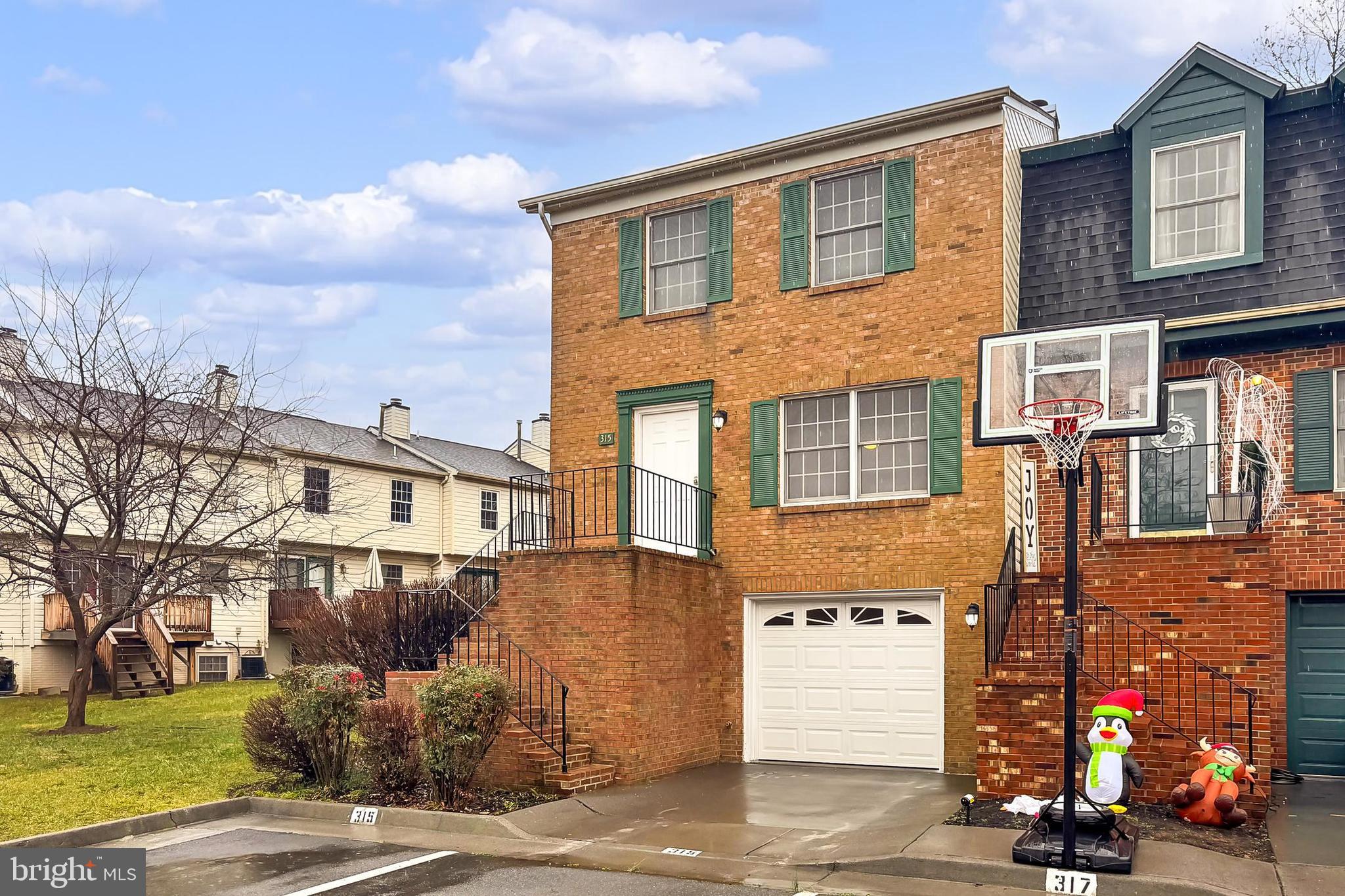 TUDOR SQUARE - Residential Lease